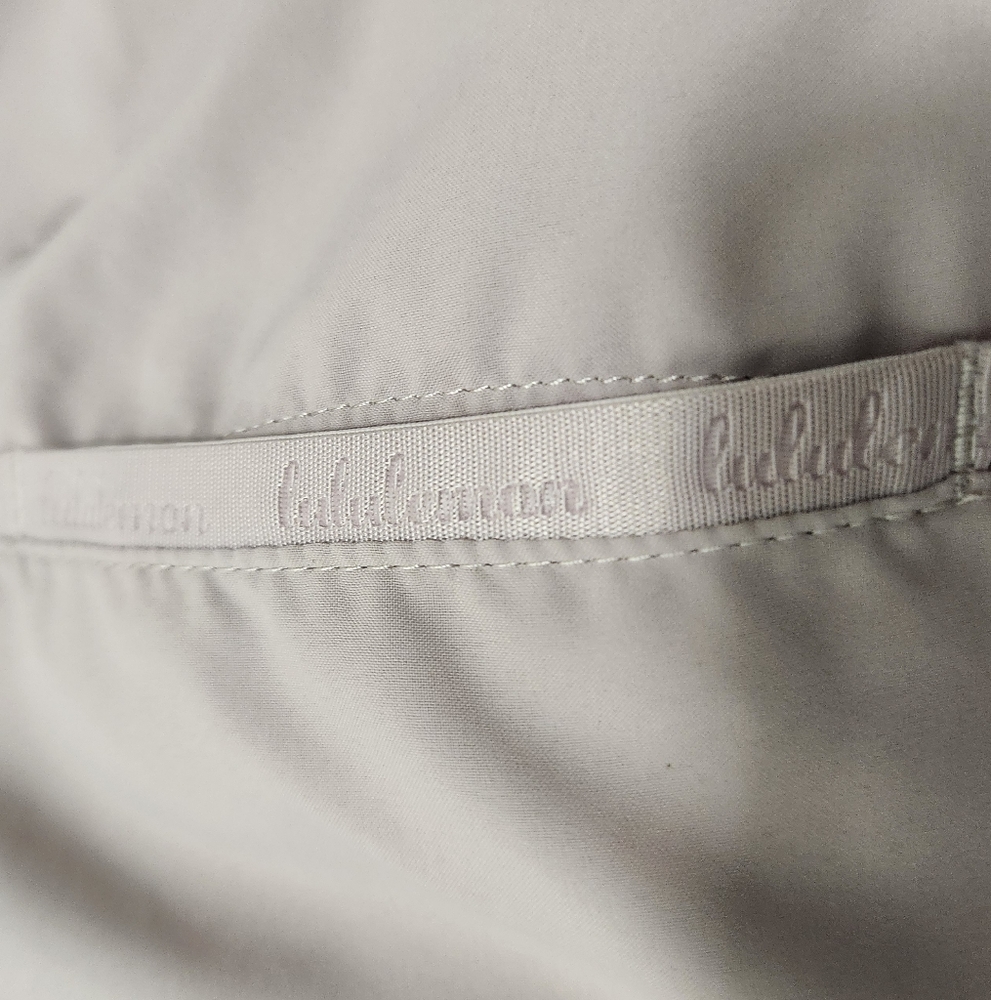 Lululemon Pack It Up Jacket in the color Smoky Blush. Size 10 - Picture 16 of 16